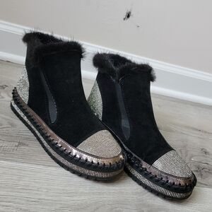 Elegant Black and Silver Ankle Boots with Fur Trim